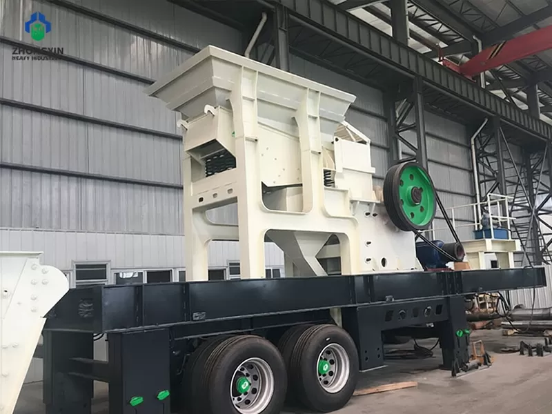 Mobile jaw crusher factory bearing housing and eccentric shaft close-up